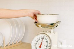 measuring-food-weight-cost-on-scale-reduce-waste-kitchen
