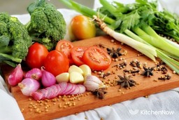 kitchennow-ghost-kitchen-ingredients-on-chopping-board-recipe-costing-planning